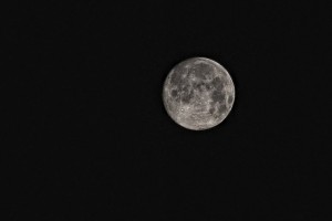 moon-416973_640