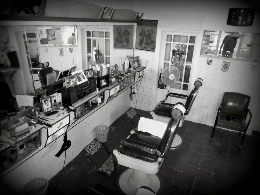 http://pixabay.com/en/barber-invite-hairdresser-barbershop-86379/