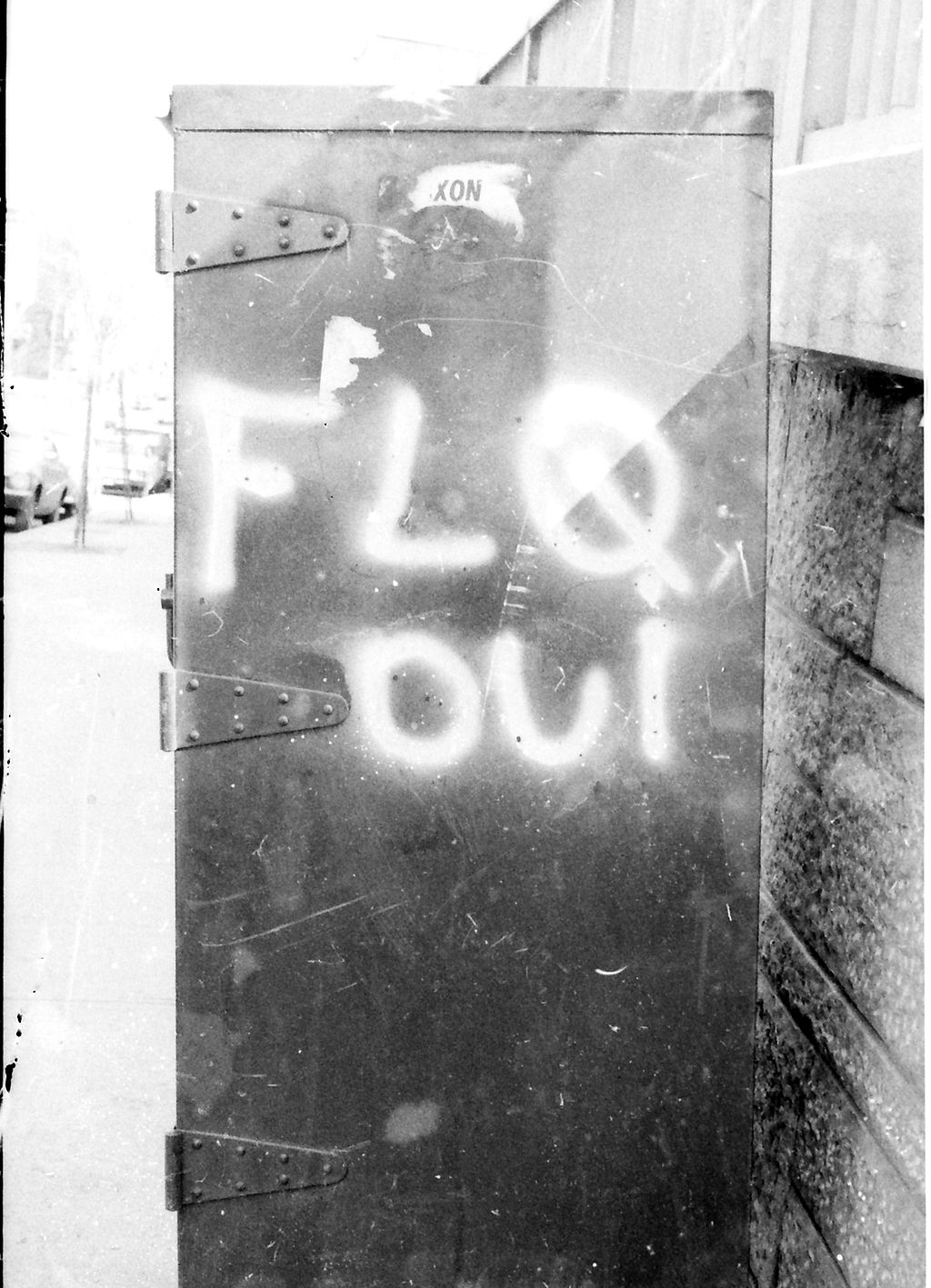 "FLQ Qui" spray-painted mailbox