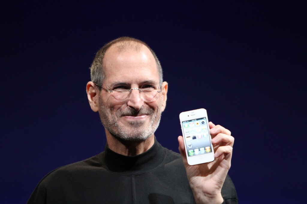 Steve Jobs introduces the iPhone 4
