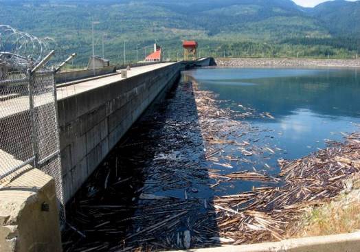 Revelstoke-Damm und Revelstoke-See am Columbia River bei Revelstoke, BC