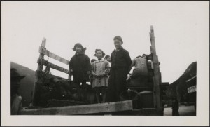 A very young David Suzuki with his two sisters in an internment camp during WWII. (Photo by Margaret C. Foster, Library and Archives Canada, Acc. no. 1976-087, PA-187835) http://collectionscanada.gc.ca/pam_archives/index.php?fuseaction=genitem.displayItem&rec_nbr=3526055&lang=eng