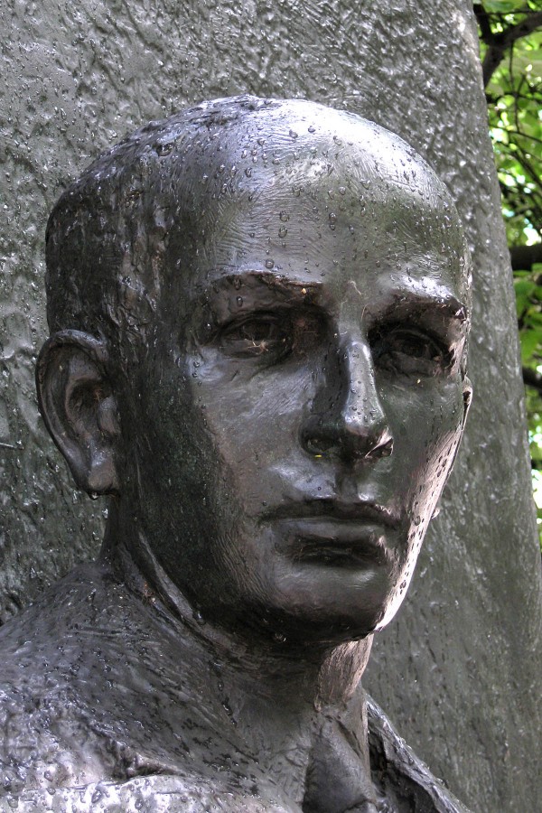 Sculpture of Raoul Wallenberg